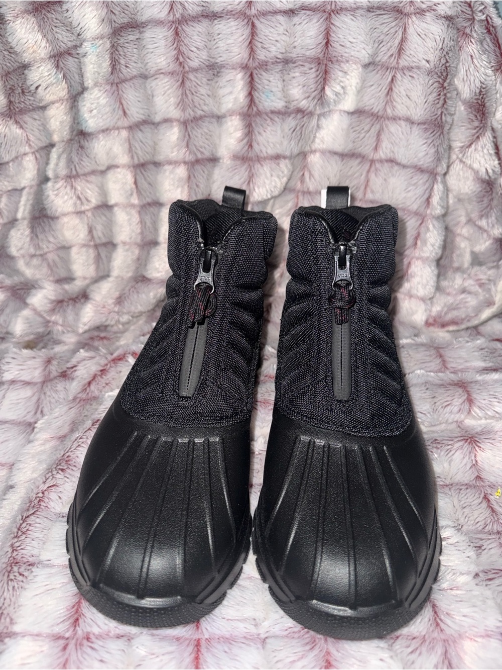 Sperry Duck Float Zip Boots in Black